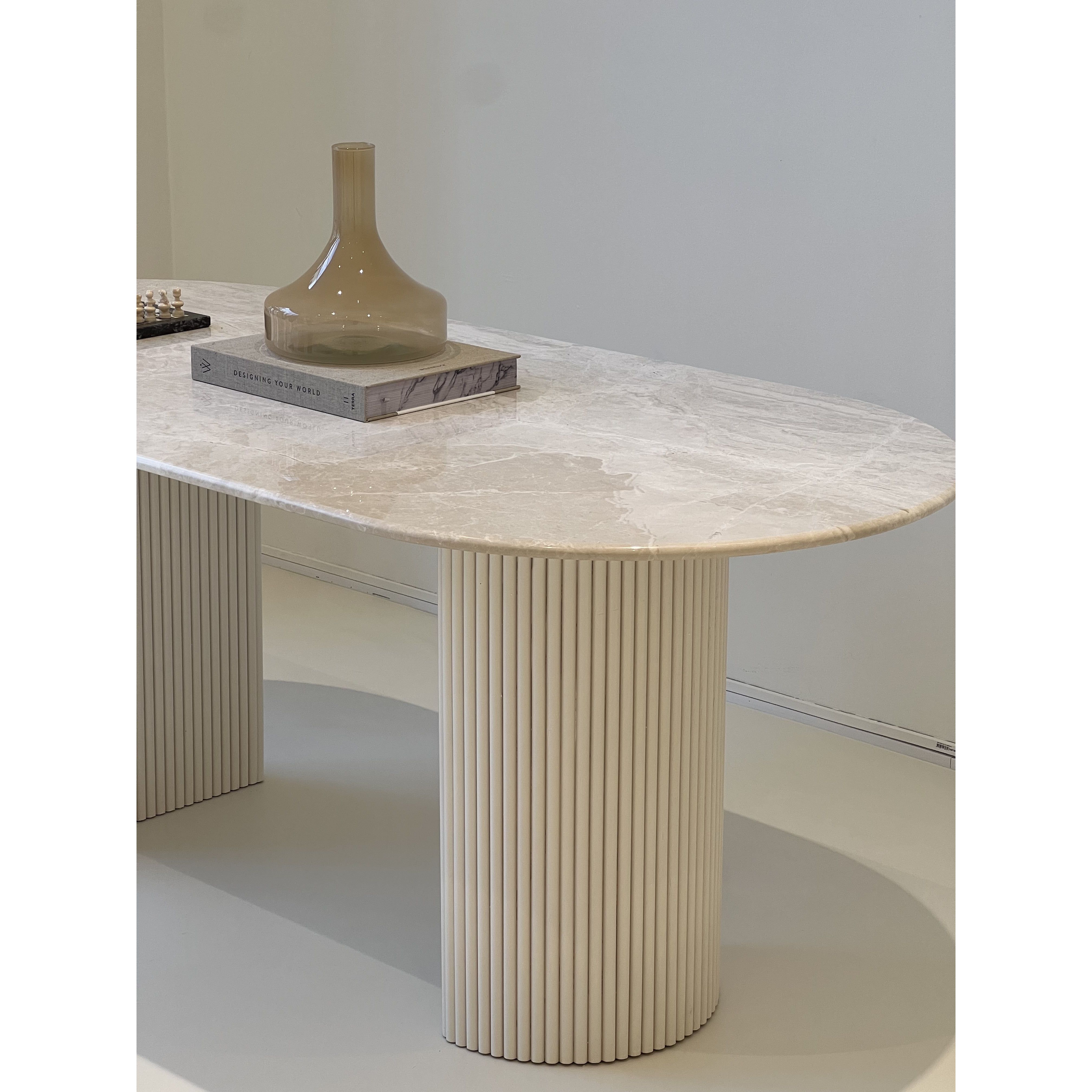 Esstisch aus Marmor in Beige