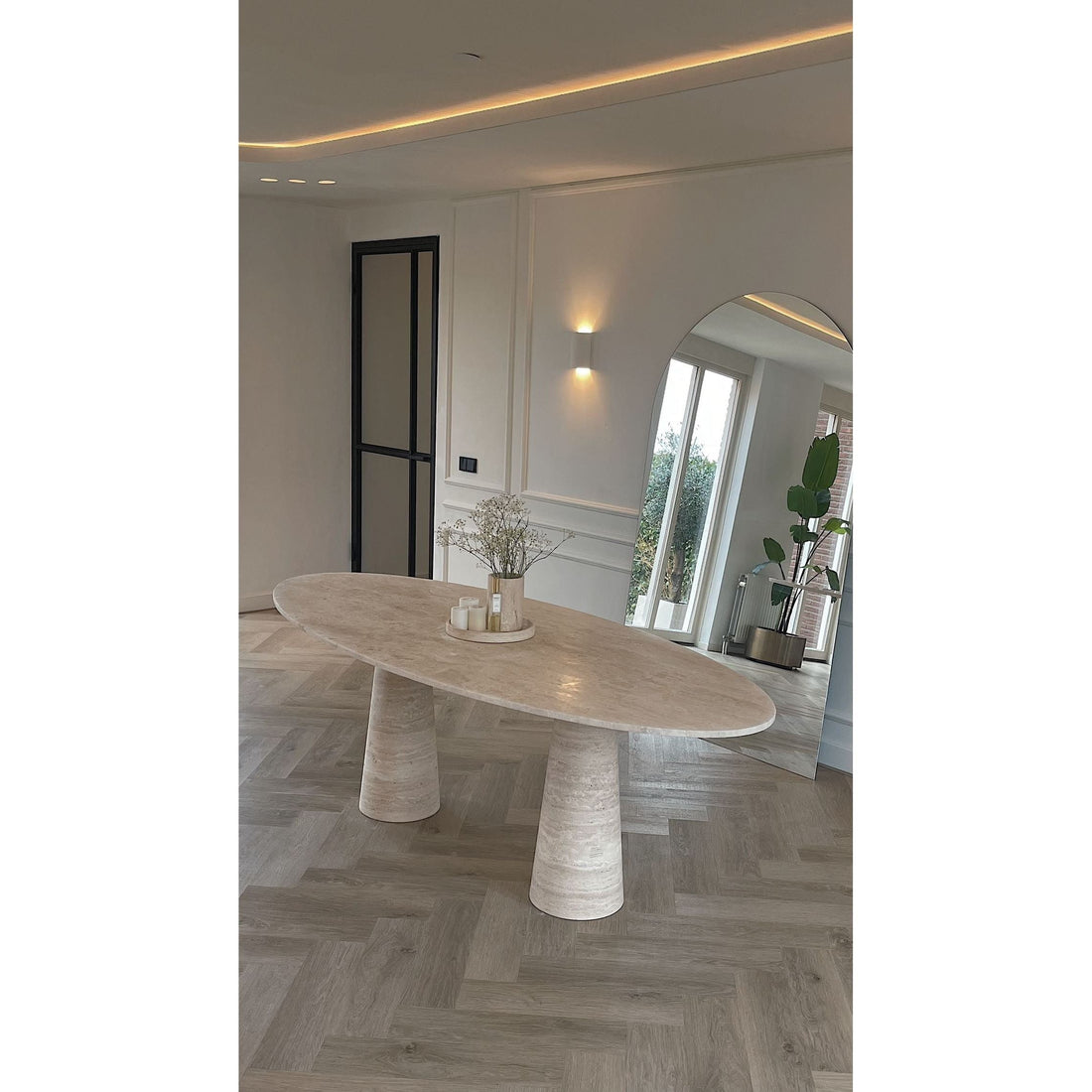 Travertine oval dining table - Light Veincut - Pebble Small - Honed