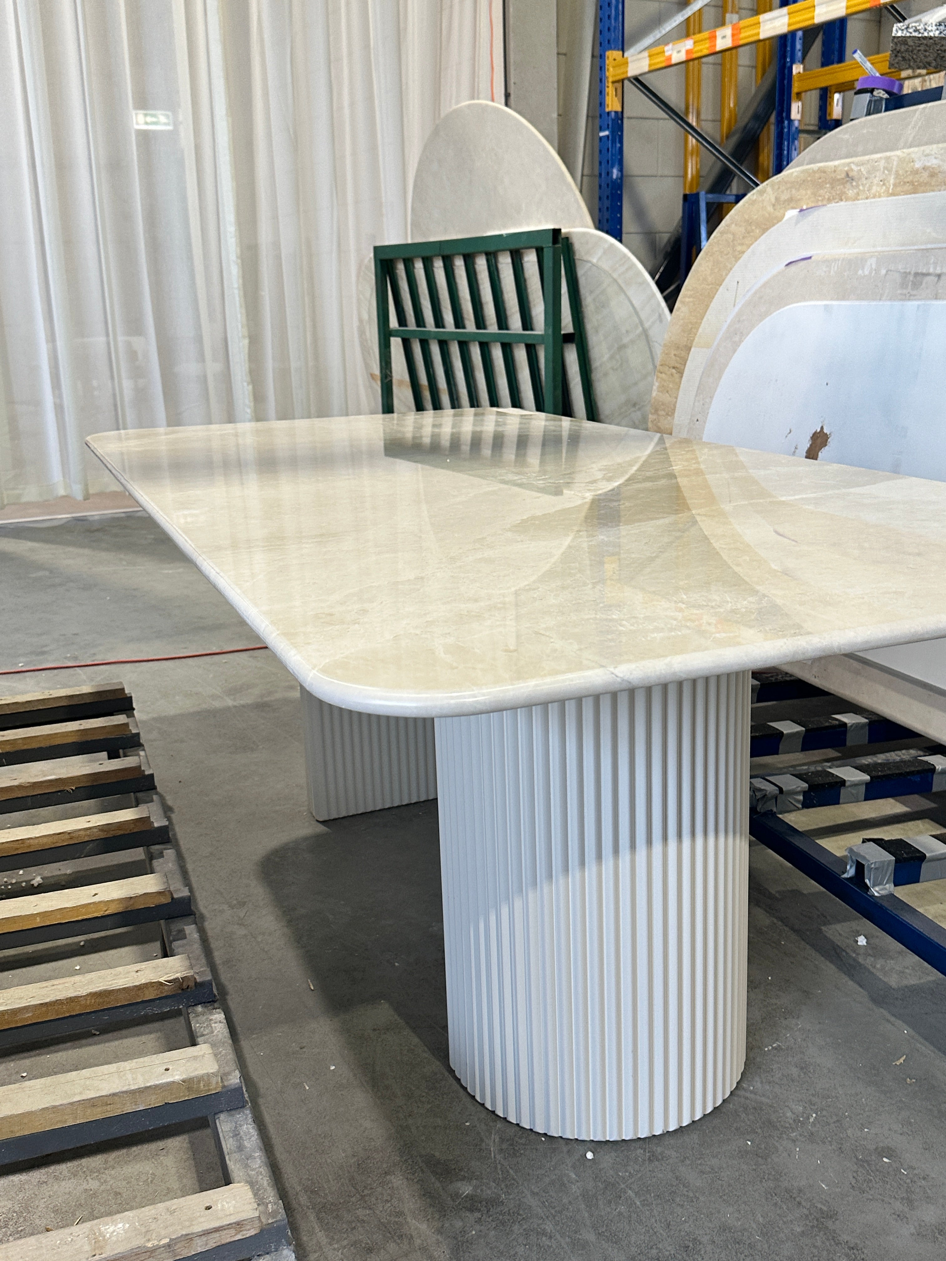 Vanilla Marble Dining Table - Flute wooden - SCL