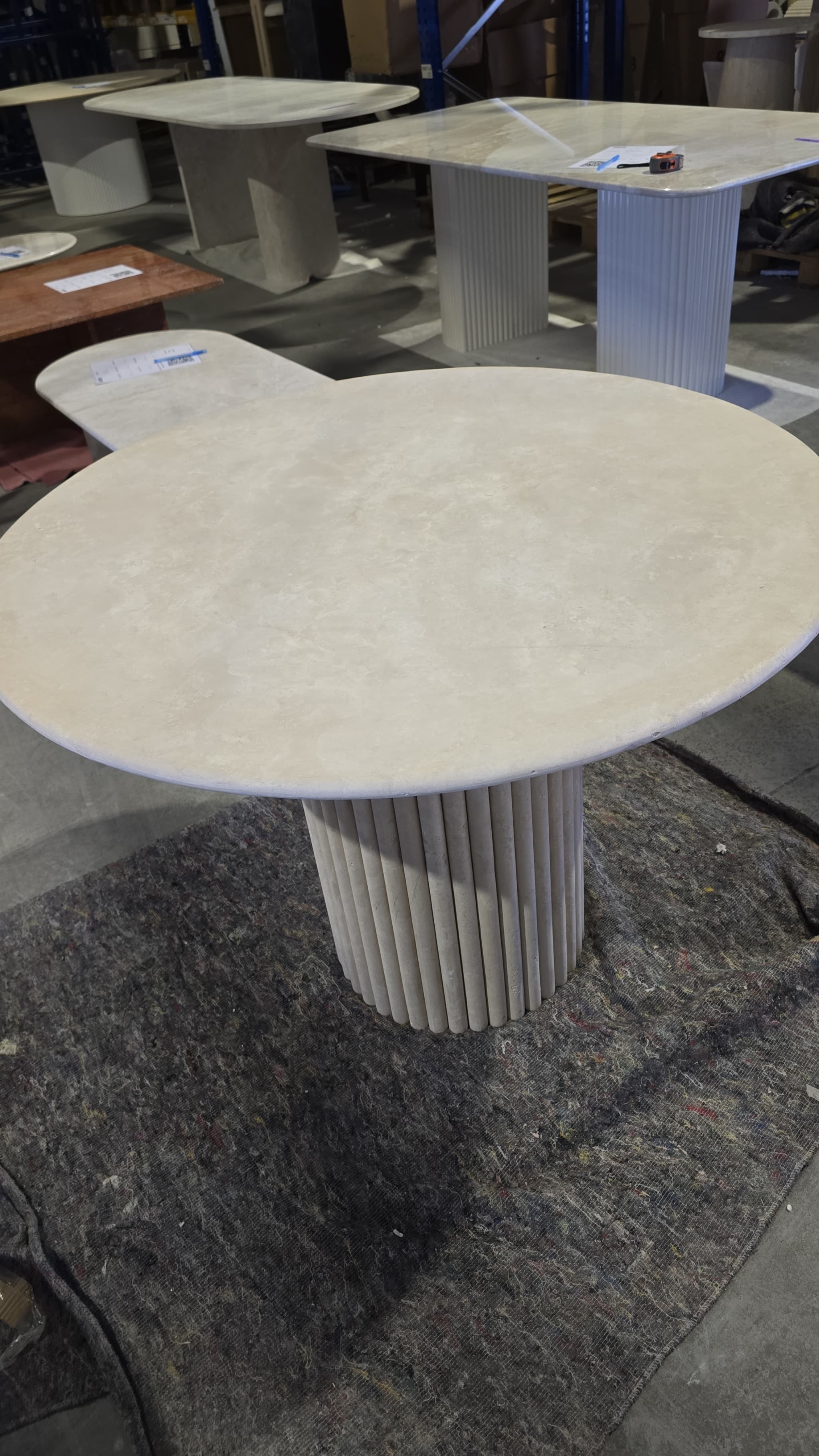 Runder Esstisch Ripple - Travertin - SCL