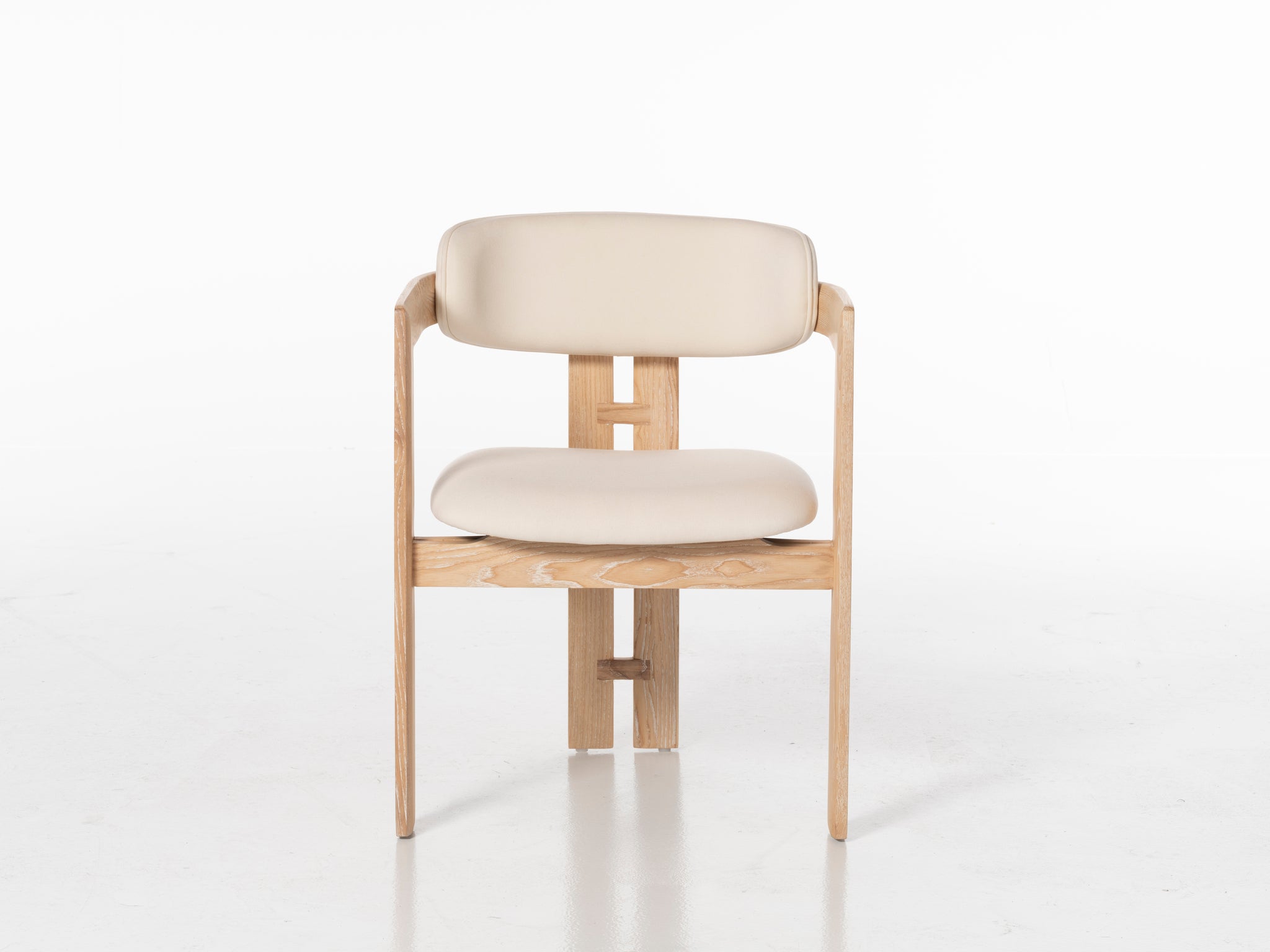Zone de chaises de salle à manger en bois
